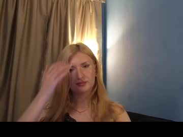 Nadinna999 Chaturbate stream image from July 15, 2025