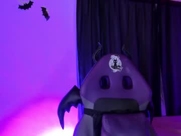 Jannaasuna Chaturbate stream image from July 16, 2025