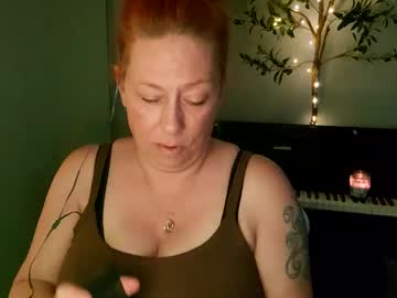 Tittystarot Chaturbate stream image from July 16, 2025