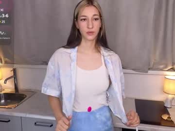 Meghanemily stream image from July 16, 2025