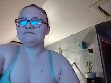 Miladybug Chaturbate stream image from July 16, 2025