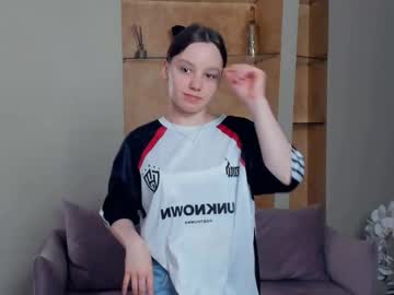 Meryldell Chaturbate stream image from July 16, 2025