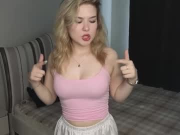 Whitecutiebb Chaturbate stream image from July 16, 2025