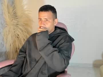 Kenncarson Chaturbate stream image from July 16, 2025