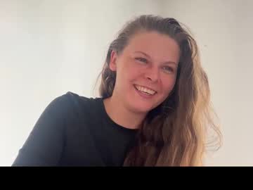 Brooke_221 Chaturbate stream image from July 16, 2025