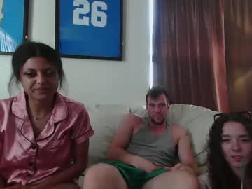 Kylieexoxoxo2432 Chaturbate stream image from July 16, 2025