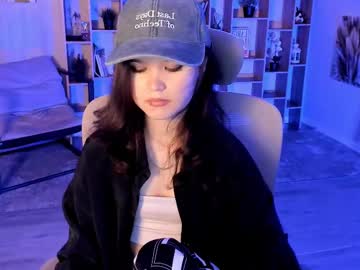 Elainebeness Chaturbate stream image from July 16, 2025