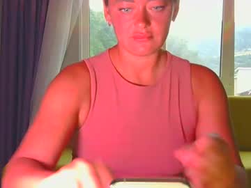 Waviii13 Chaturbate stream image from July 17, 2025