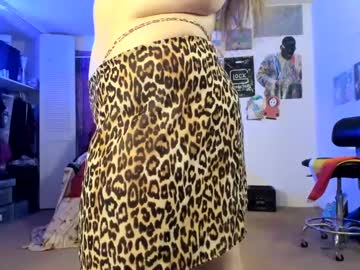 Smokihippi Chaturbate stream image from July 17, 2025
