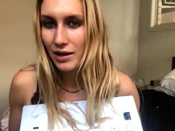 Summerschene Chaturbate stream image from July 17, 2025
