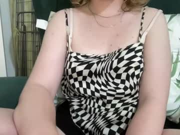Betteketty Chaturbate stream image from July 17, 2025