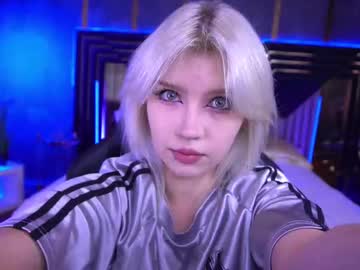 Selenairis Chaturbate stream image from July 17, 2025