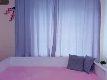 Annneloveee Chaturbate stream image from July 17, 2025