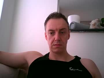 Ploki2000 Chaturbate stream image from July 17, 2025