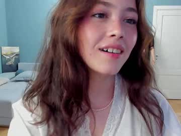 Kissiekat Chaturbate stream image from July 17, 2025