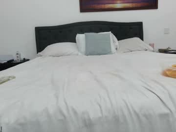 Studiowahines Chaturbate stream image from July 17, 2025