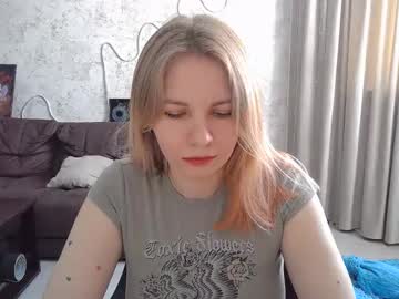 Sweetieefox Chaturbate stream image from July 17, 2025