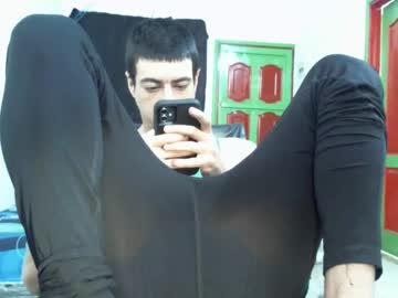 8inchescol Chaturbate stream image from July 17, 2025