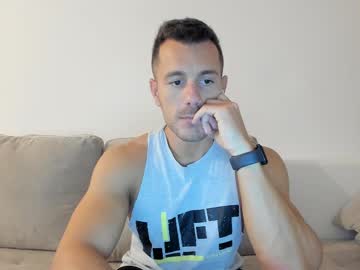 Roberto4ever Chaturbate stream image from July 17, 2025