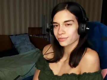 Edythbibbs Chaturbate stream image from July 17, 2025