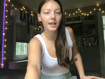 Oliviaxxjade Chaturbate stream image from July 17, 2025