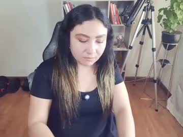 Vellarossa Chaturbate stream image from July 17, 2025