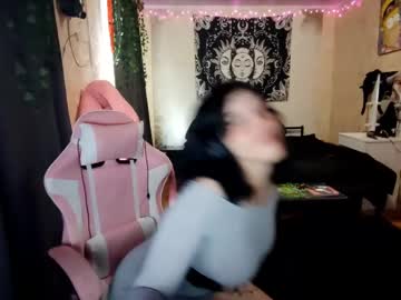 Darelenedrudge Chaturbate stream image from July 17, 2025