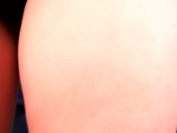 Foxielure Chaturbate stream image from July 17, 2025