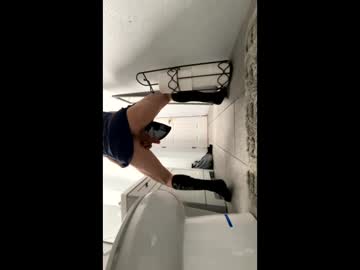 D1ckh3rd0wnr18 Chaturbate stream image from July 17, 2025