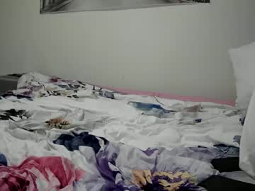 Petalsandsin Chaturbate stream image from July 17, 2025