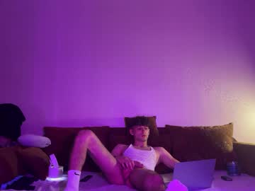 Ellioandoliver Chaturbate stream image from July 17, 2025