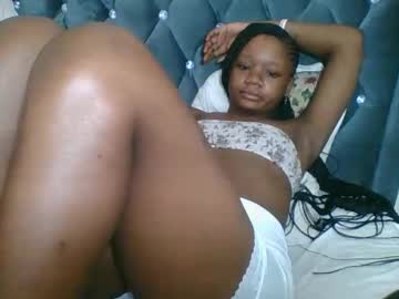 Hotjeylee Chaturbate stream image from July 17, 2025