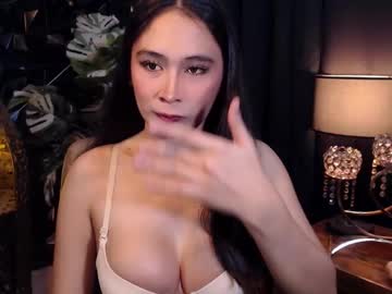 Hotevatrans Chaturbate stream image from July 17, 2025