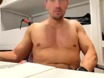 Tatuador40 Chaturbate stream image from July 17, 2025