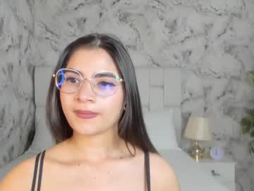 Sara_Fernandezz Chaturbate stream image from July 18, 2025