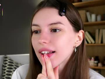 Aislyfarran Chaturbate stream image from July 18, 2025