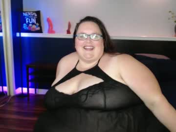 Raeroughnbusty Chaturbate stream image from July 18, 2025