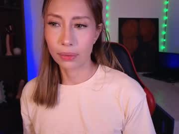 Rozetay Chaturbate stream image from July 18, 2025