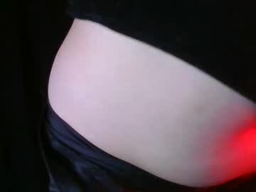 Zoee_T Chaturbate stream image from July 18, 2025