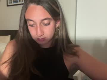 Brunasilvaxx Chaturbate stream image from July 18, 2025