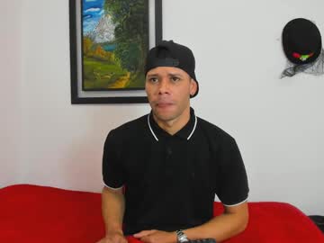 Desastre_Goldenst Chaturbate stream image from July 18, 2025