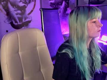 Lexiwenford Chaturbate stream image from July 18, 2025