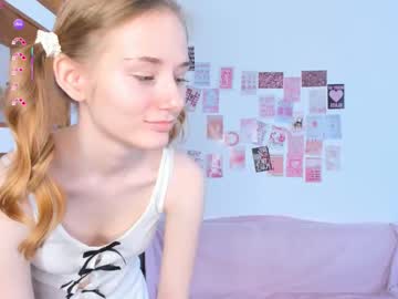 Elvyrose Chaturbate stream image from July 18, 2025