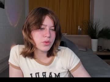 Erinkellei Chaturbate stream image from July 18, 2025