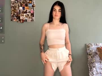 Softie_Queen Chaturbate stream image from July 18, 2025