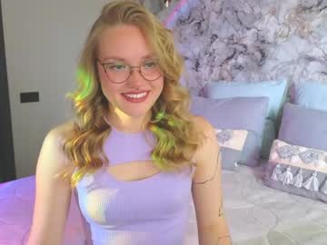 Aurora_Golden Chaturbate stream image from July 18, 2025
