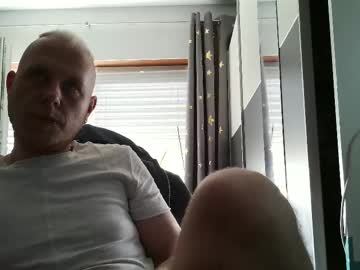 Kinnng10 Chaturbate stream image from July 18, 2025