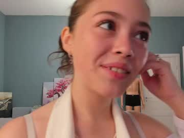 Kissiekat Chaturbate stream image from July 18, 2025