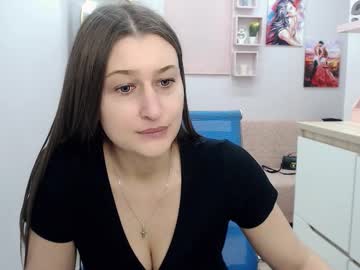 Muriel_Elvin Chaturbate stream image from July 18, 2025