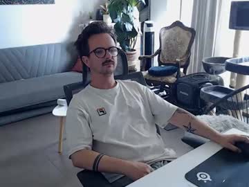 Winnydepooh Chaturbate stream image from July 18, 2025